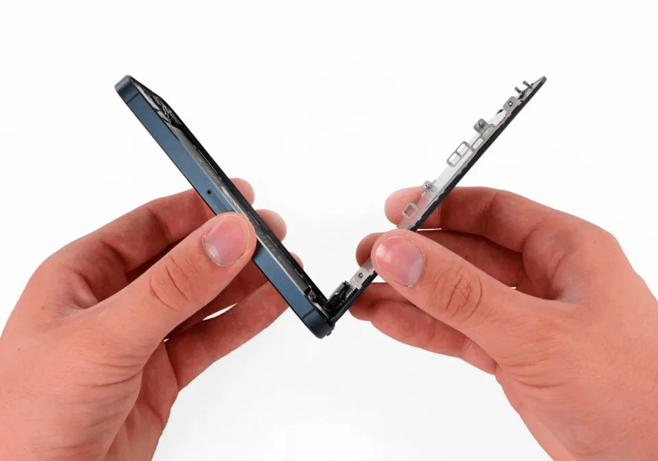 Замена стекла iPhone 5