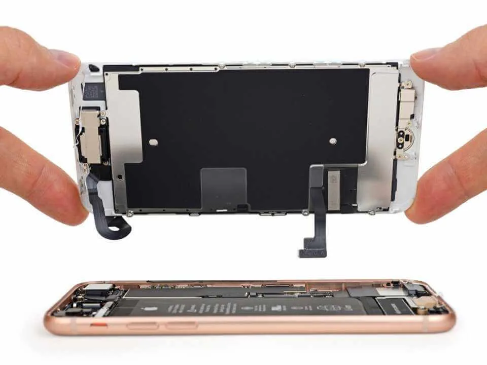 Замена стекла iPhone 8